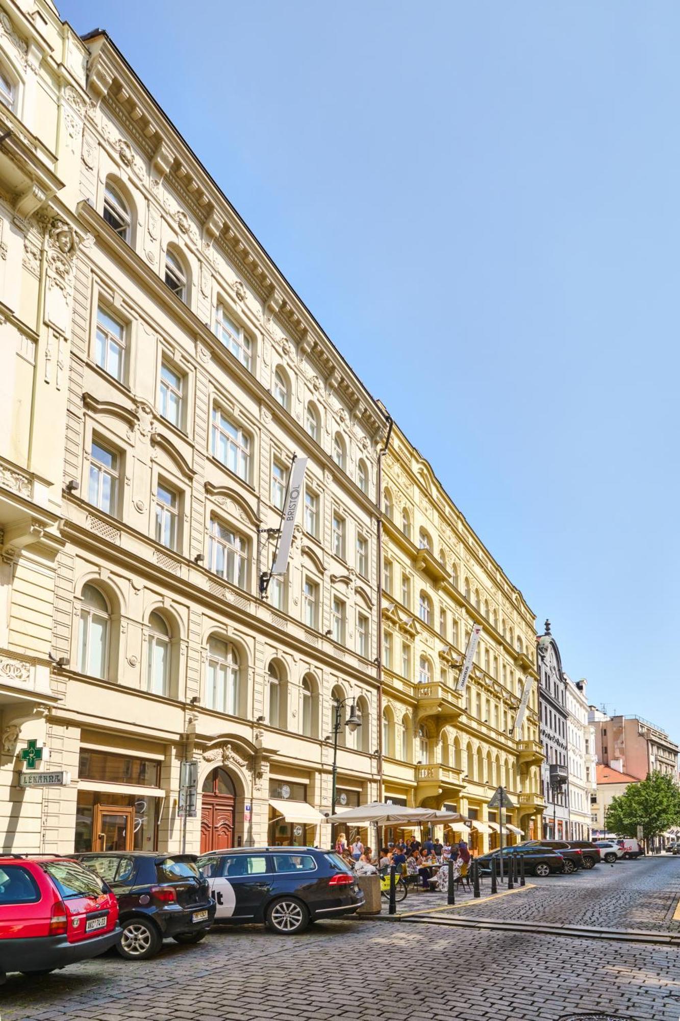Residence Dlouha - Old Town Prag Exteriör bild