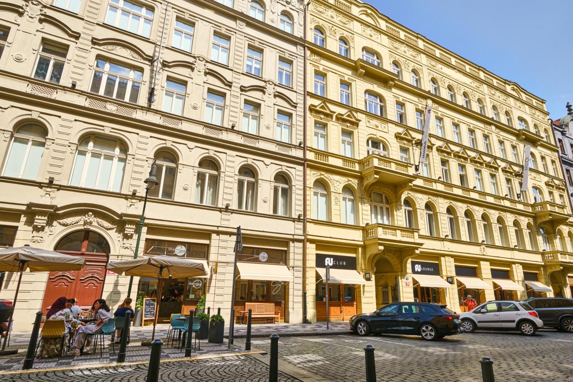 Residence Dlouha - Old Town Prag Exteriör bild